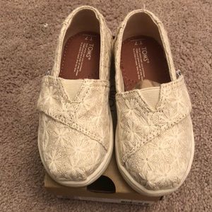 New Toddler Girls Natural Daisy-Metallic- Shoes